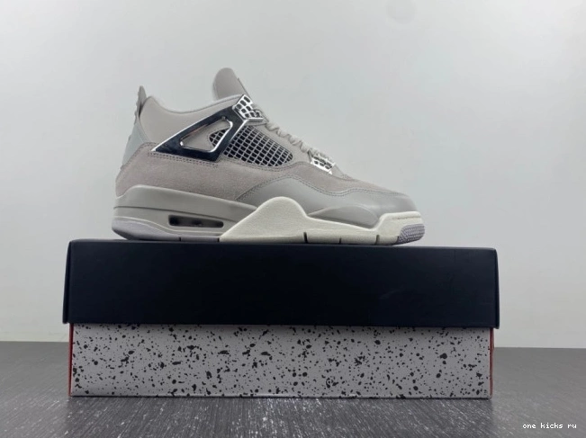 Chep Onekick Jordan Frozen AQ9129-001 Moments 4 Air 0626